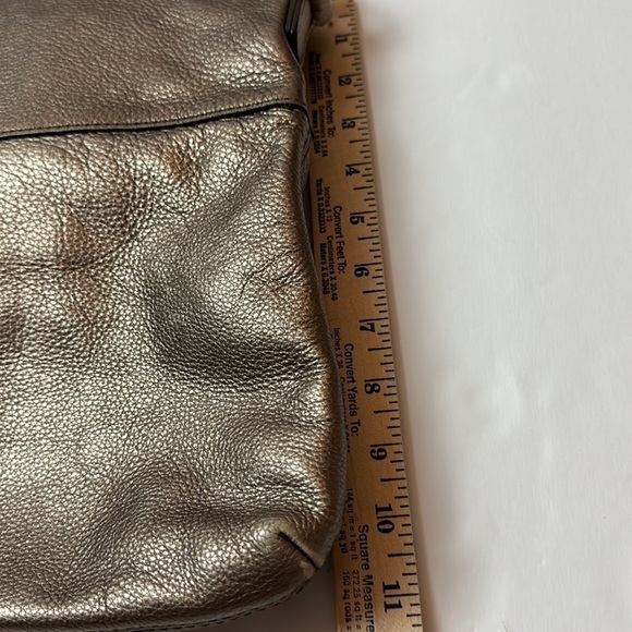 Fossil Metallic Brown Genuine leather Explorer Foldover Tote/ messenger bag. - Picture 8 of 14